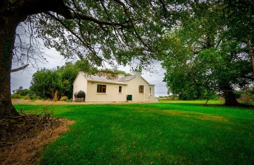 Ballylongford Cabaña | Historic Renovated Cottage: Wild Atlantic Way