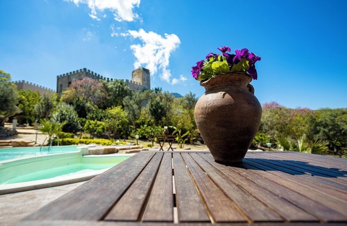 Sant'Andrea Bonagia Villa | Mansión histórica 'Villa Fontana', con piscina privada y antiguo parque botánico