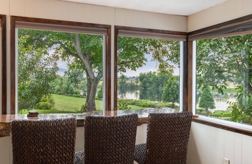 Prosser Casa | Historic River Front Farmhouse Near Wineries-Private waterfront! Winery tour!