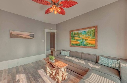 Harrisburg - Hershey Apartamento | Historic Riverfront Tropical Gem w/ River Views