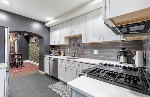Highlandtown Casa | Historic Rowe House 2BR 2.5BA | Cityscape View by RedAwning