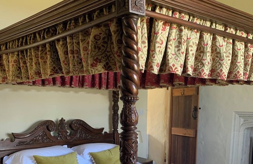 Witney Otro | Historic Royal Hunting Lodge Perfect for Family Gatherings in the Cotswolds