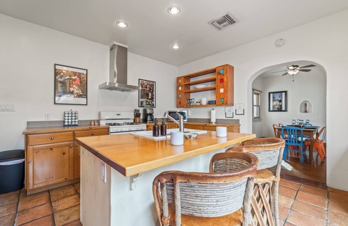Sam Hughes Casa | Historic Sam Hughes house minutes to UofA & more