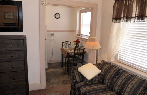 Hot Springs Apartamento | Historic Sandstone in downtown