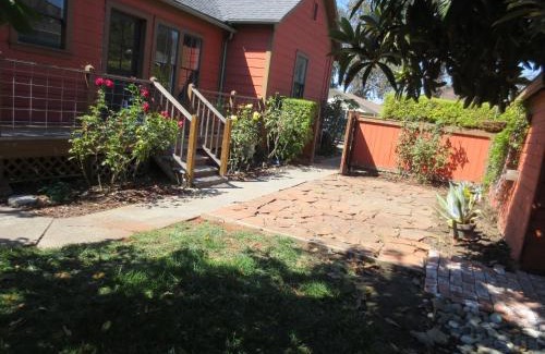 Santa Rosa Casa | Historic Santa Rosa Cottage