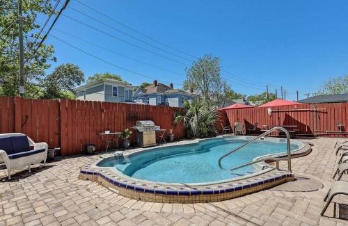 Beach Institute Apartamento | Historic Savannah Gold Private Condo with Pool - 2bed, 1&half bath, Sleeps 6, 1st Floor, 15 Min Walk To Historic Savannah Center And All Attractions