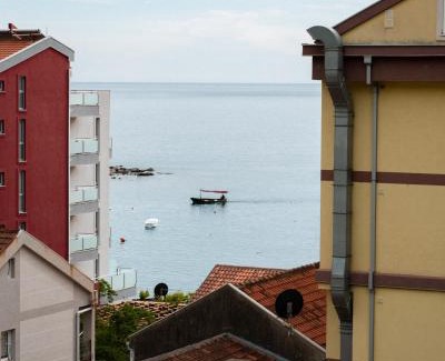 Rafajlovici Villa | Historic Seafront Family Villa
