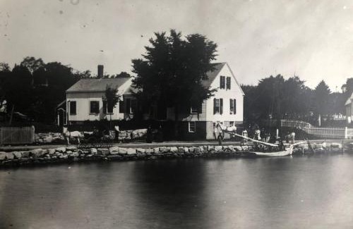 Mystic Casa | Historic Seaside Captains House Downtown Mystic