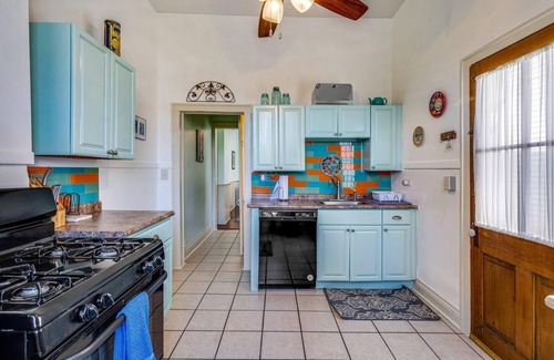 New Orleans Apartamento | Historic Shotgun Steps to Streetcar City Park