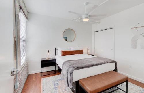 South Main Historic District Apartamento | Historic South Main Gem with Modern updates