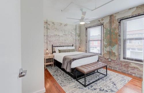 South Main Historic District Apartamento | Historic South Main Gem with Modern updates