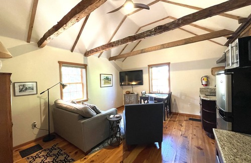 La Verkin Cabina | Historic Southern Utah Cottage- 20 miles to Zion National Park