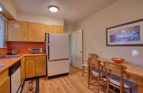 Downtown Casa | Alquiler mensual de estilo español histórico en el corazón del centro de San Luis Obispo