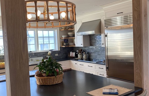 Mystic Casa | Historic Spite House, Captain’s Home, sleeps 10, walk to downtown Mystic!!