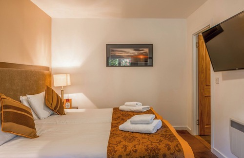 Nairn Hotel | Historic Stay w/ Cozy Ambiance | Surrounded by Scenic Trails, Breakfast Included