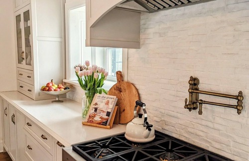 West Perth Otro | Historic Stonehouse with Hot tub & Fire Pit
