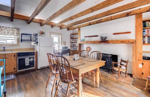 Warm Springs Cabaña | Historic Streamside Cottage in Village of Warm Springs