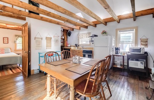 Warm Springs Cabaña | Historic Streamside Cottage in Village of Warm Springs