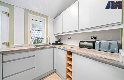 Wemyss Bay Casa | Historic Stunning 3 Bed Private Parking Near Railway Station