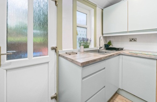 Wemyss Bay Casa | Historic Stunning 3 Bed Private Parking Near Railway Station