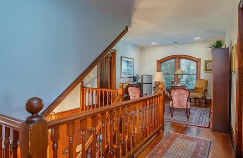Candler Apartamento | Historic Suite w/ Private Bathroom-Engadine Inn and Cabins "Breakfast Included"