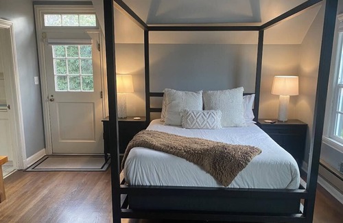 New Tacoma Apartamento | Historic Tacoma Stadium District Studio