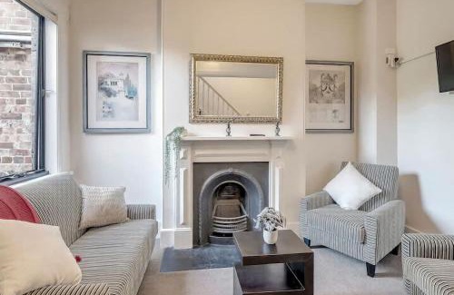 Darlinghurst Casa | Historic Terrace from 1877 Kings Cross