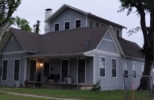 Hearne Casa | Historic three-bedroom house in Hearne, Texas.