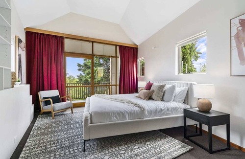 New Town Casa | Historic Toll House in a prime spot near the CBD