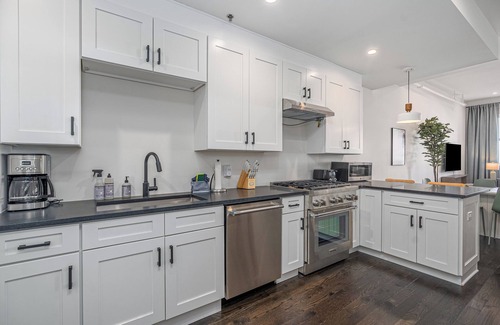 Yamacraw Village Condominio | Historic Townhome D - Downtown Savannah!