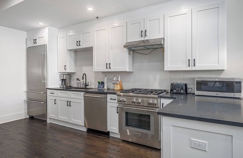 Yamacraw Village Condominio | Historic Townhome D - Downtown Savannah!