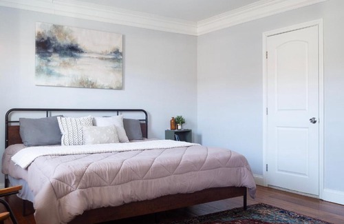 Little Italy Casa | Historic Townhouse - Heart of Little Italy