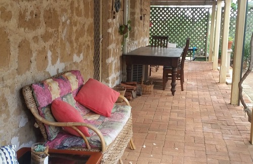 Dongara Cabaña | Historic Tyford House, close to all amenities