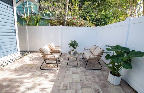 Historic Uptown Casa | Historic Uptown Vibes - Classy 2/1 Detached Home