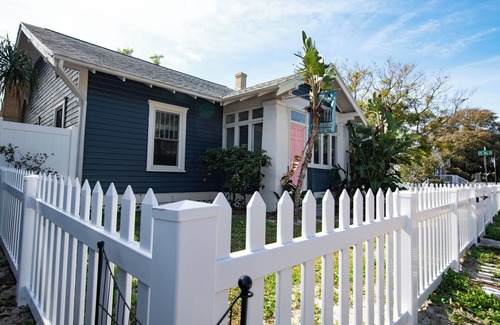 Historic Uptown Casa | Historic Uptown Vibes - Classy 2/1 Detached Home