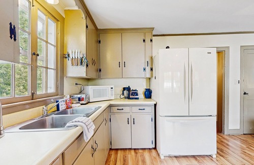 Chester Casa | Historic Vermont farmhouse in 100+ acres, balcony, sunroom, office, window a/c