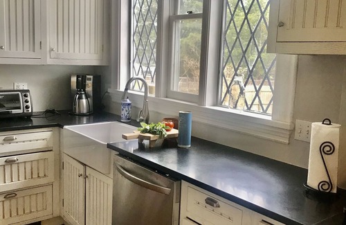 Swampscott Casa | Historic Victorian by the Sea