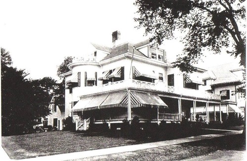 Swampscott Casa | Historic Victorian by the Sea
