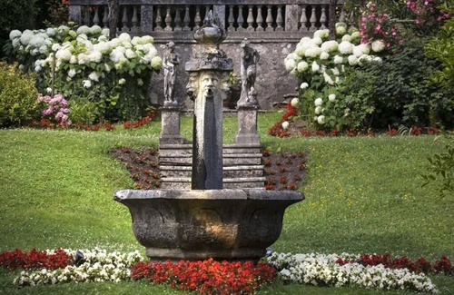 Riva del Garda Apartamento | Historic villa, 1 km to the beach, 500m to the city, pool, sauna