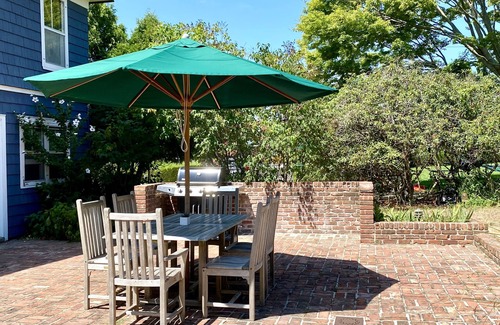 Pantigo Road Historic District Casa | Historic Village House