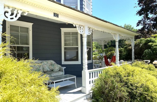 Pantigo Road Historic District Casa | Historic Village House