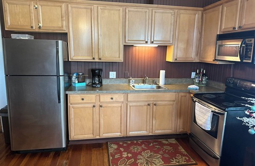 Troy Casa | Historic Wade-Arscott home, Main Floor 2BR/2BA in Downtown Troy