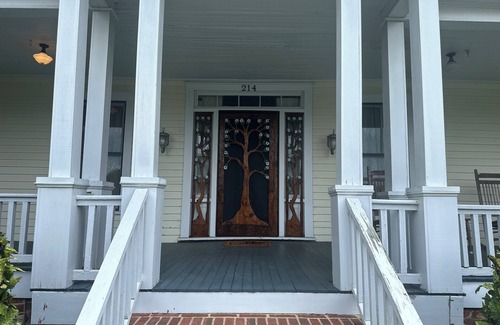 Troy Casa | Historic Wade-Arscott home, Main Floor 2BR/2BA in Downtown Troy