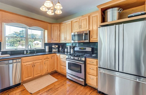 Reedville Casa | Historic Waterfront Home w/Dock in Reedville!