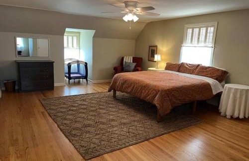 South Bend Casa | Historic Wayne Street - close to the Stadium