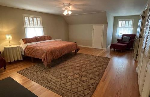 South Bend Casa | Historic Wayne Street - close to the Stadium