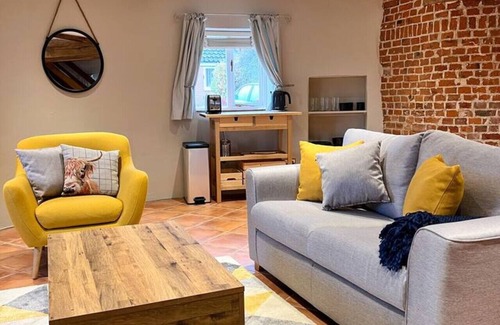 Walsham-le-Willows Casa | Historic Windmill For Your Countryside Escape