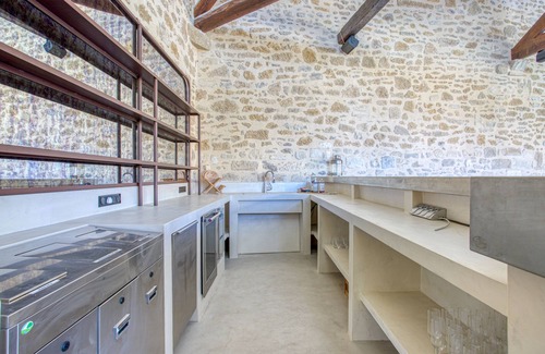 Meynes Casa | Historic wine property in Provence