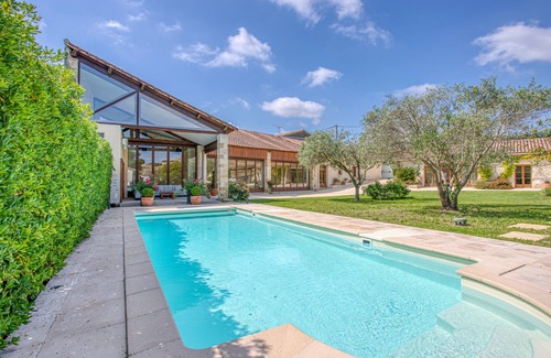 Meynes Casa | Historic wine property in Provence