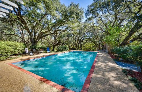 Pinckneyville Casa | Historic Woodville Estate with Pool Pets Welcome!